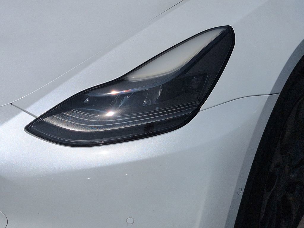 Used 2022 Tesla Model Y Performance image 8