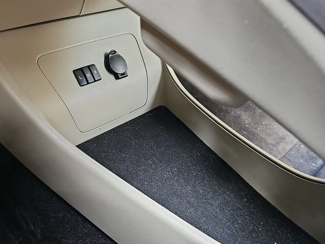 Used 2013 Toyota Prius Four FWD image 30