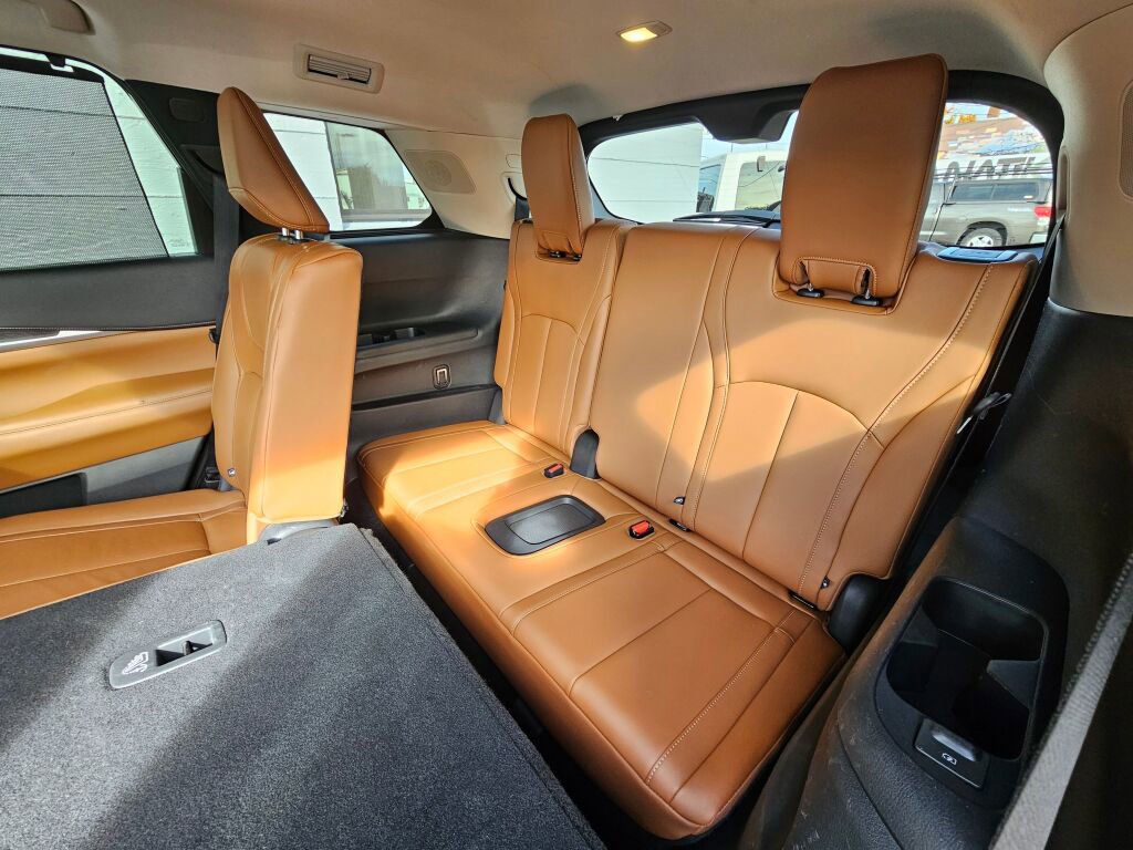 Used 2024 INFINITI QX60 Sensory image 17