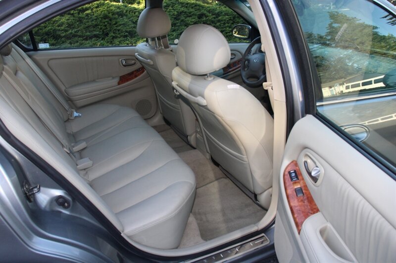 Used 2003 INFINITI I35 w/ Sunroof & Sunshade Pkg FWD image 6