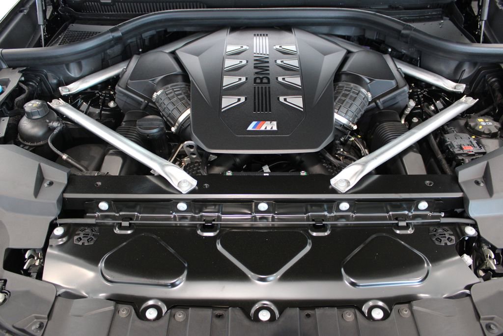New 2026 BMW X5 M60i image 8