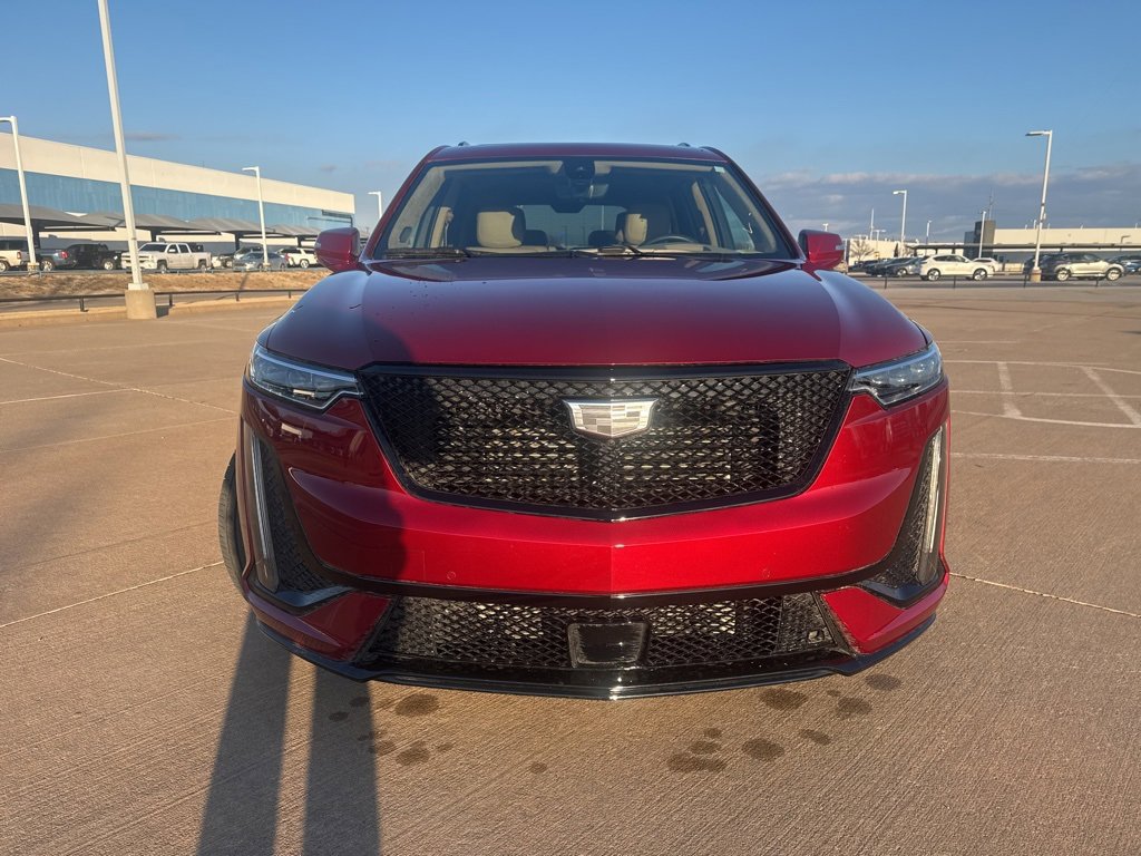 Certified 2023 Cadillac XT6 Sport w/ LPO, ONYX Package image 10