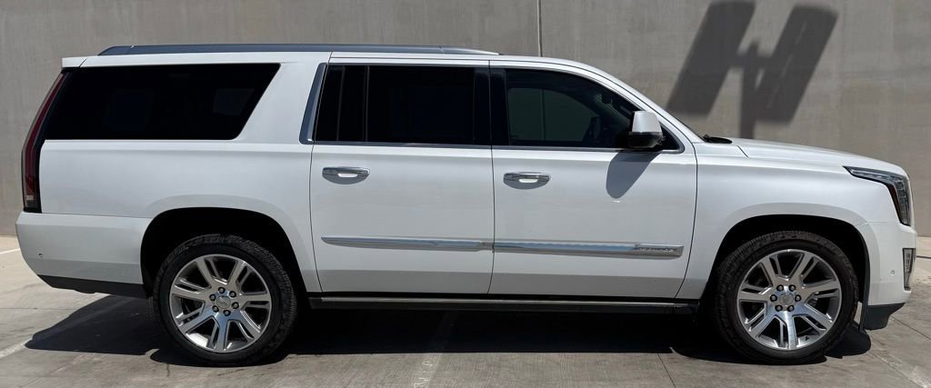 Used 2017 Cadillac Escalade ESV Premium Luxury image 3