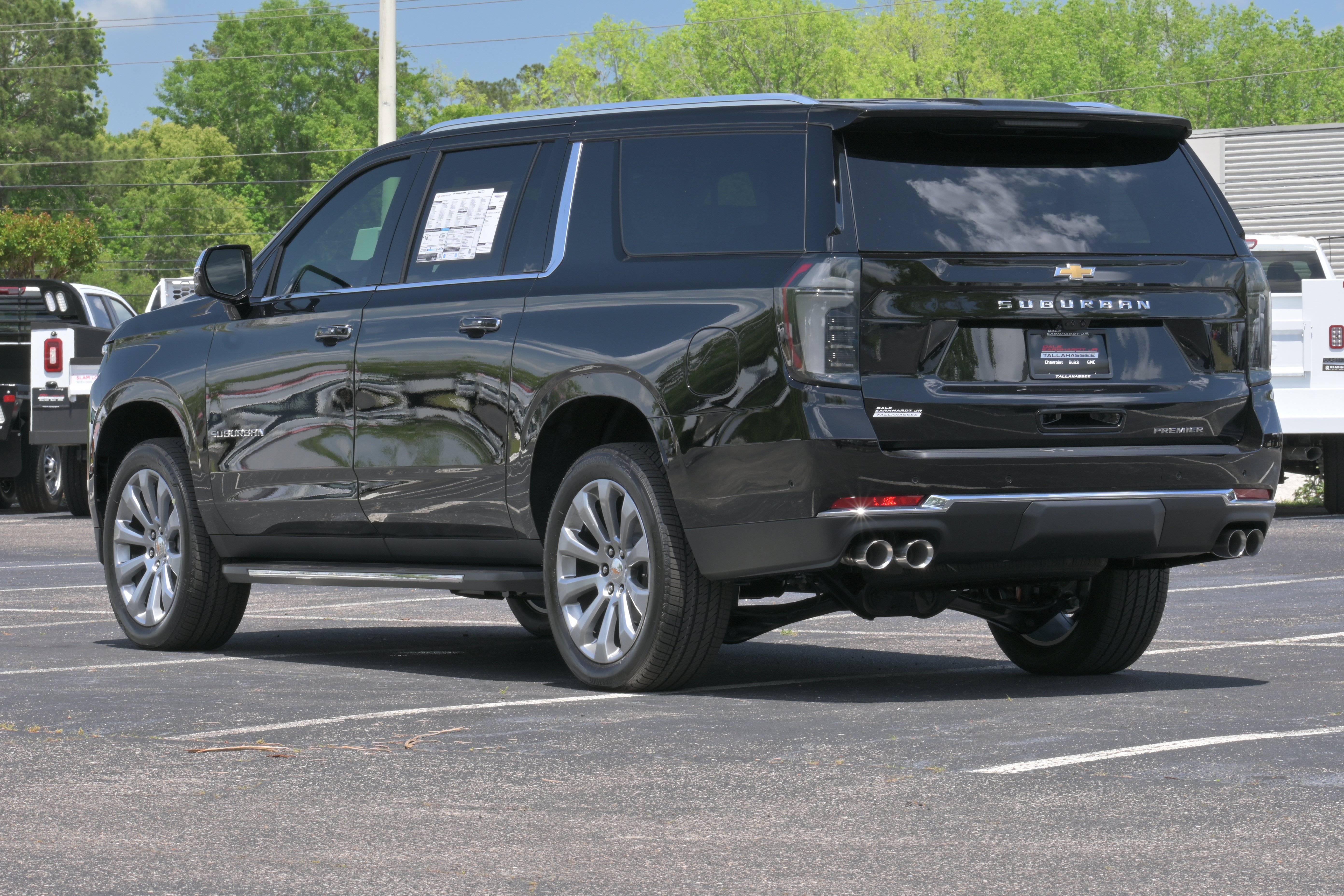 New 2026 Chevrolet Suburban Premier AWD/4WD image 3