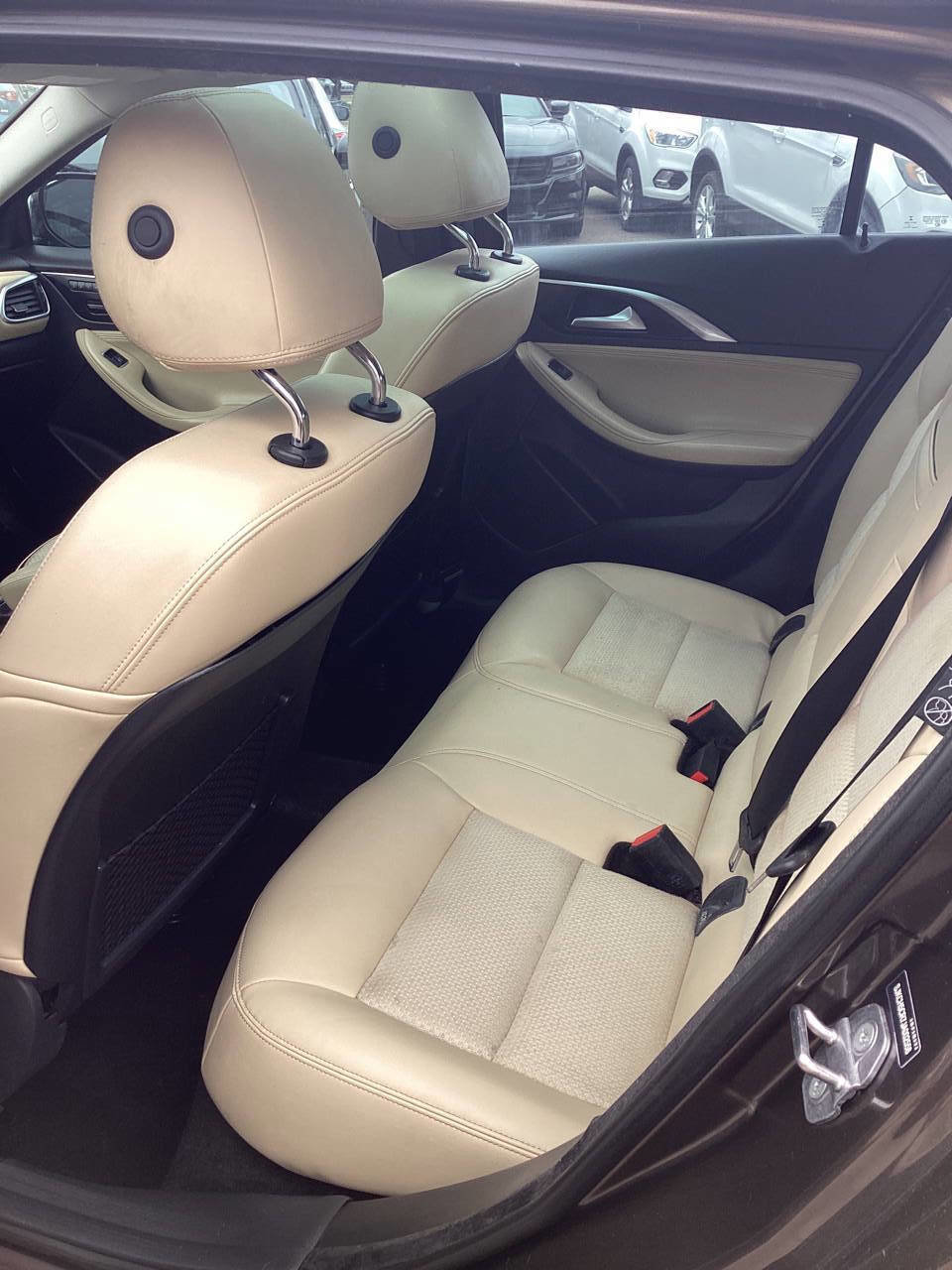 Used 2018 INFINITI QX30 AWD image 17