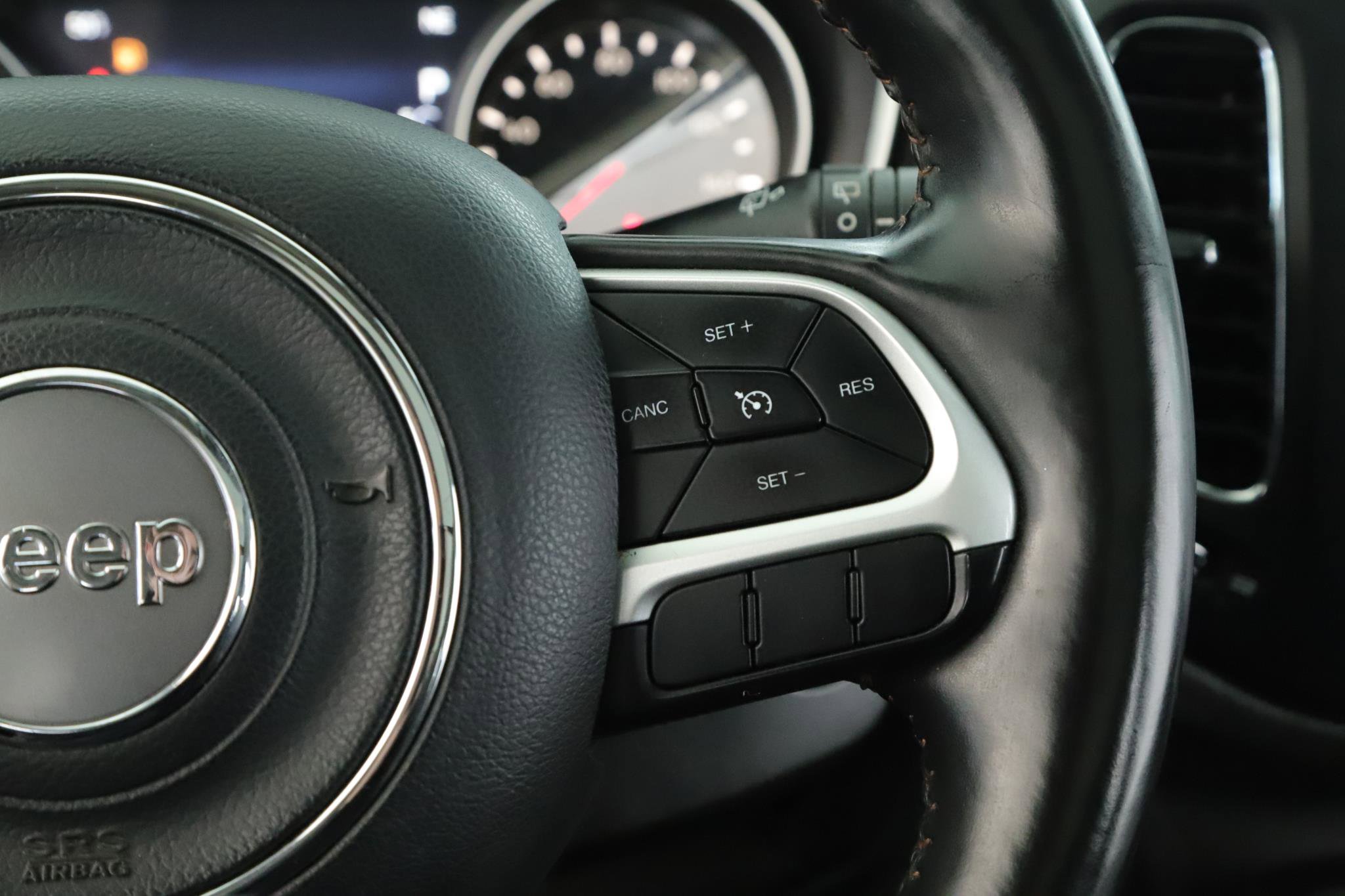 Used 2019 Jeep Compass Latitude w/ Popular Equipment Group image 9