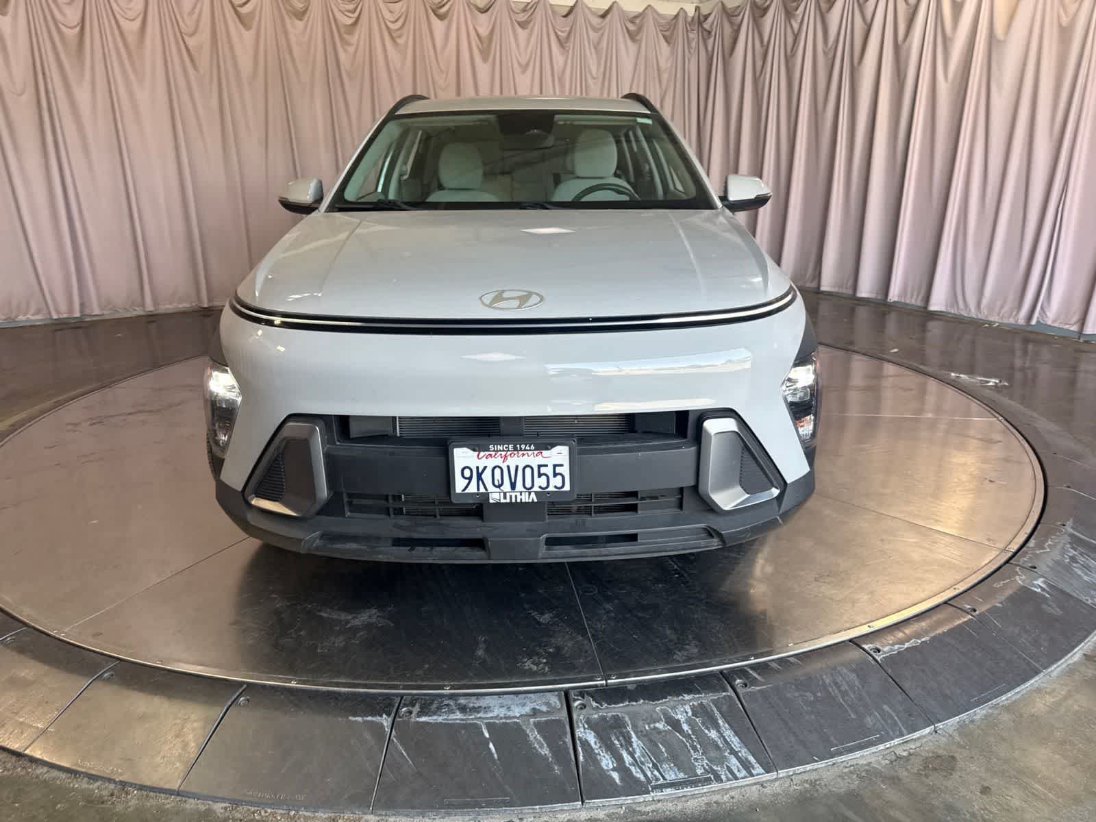 Used 2024 Hyundai Kona SEL FWD image 2