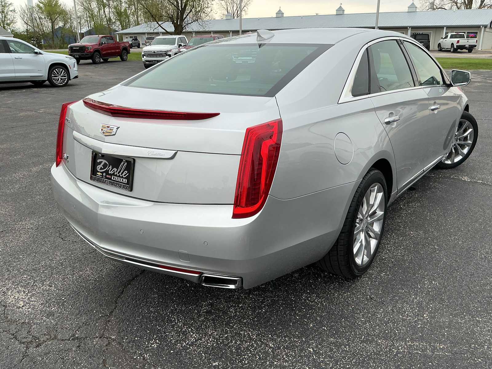 Used 2017 Cadillac XTS Premium Luxury FWD image 4