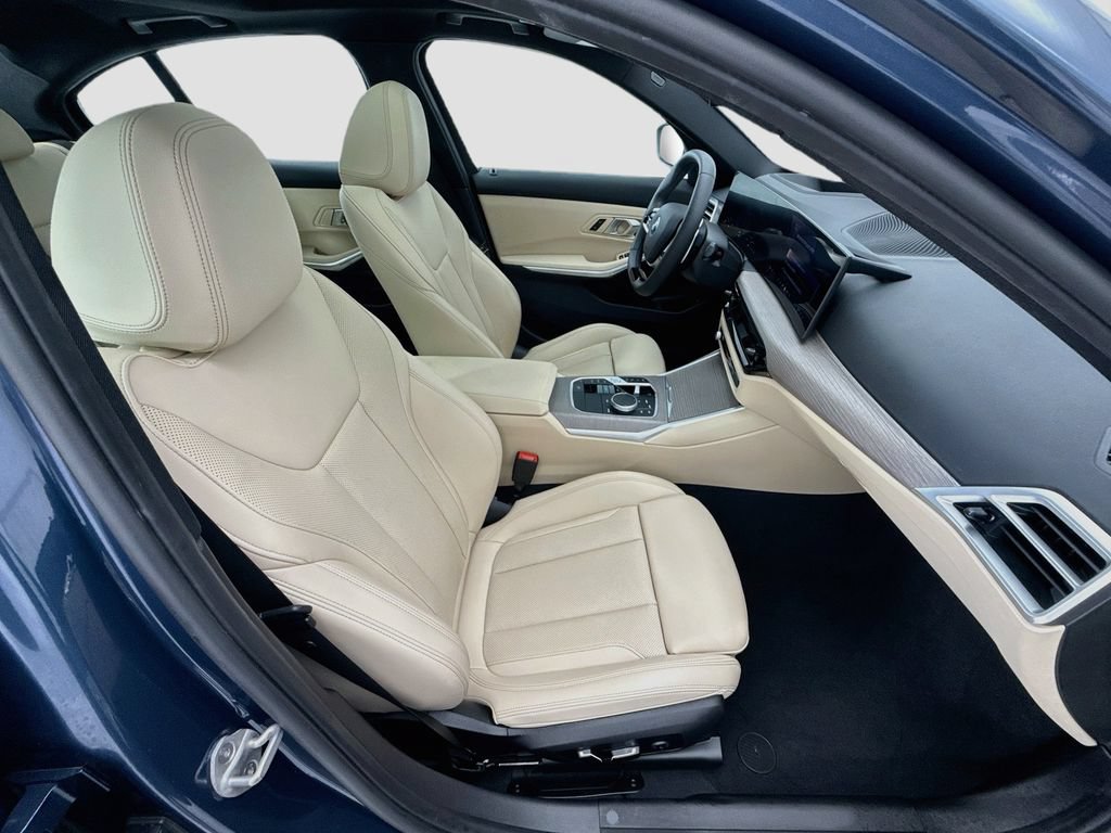 Certified 2025 BMW 330i xDrive Sedan w/ Premium Package AWD/4WD image 19