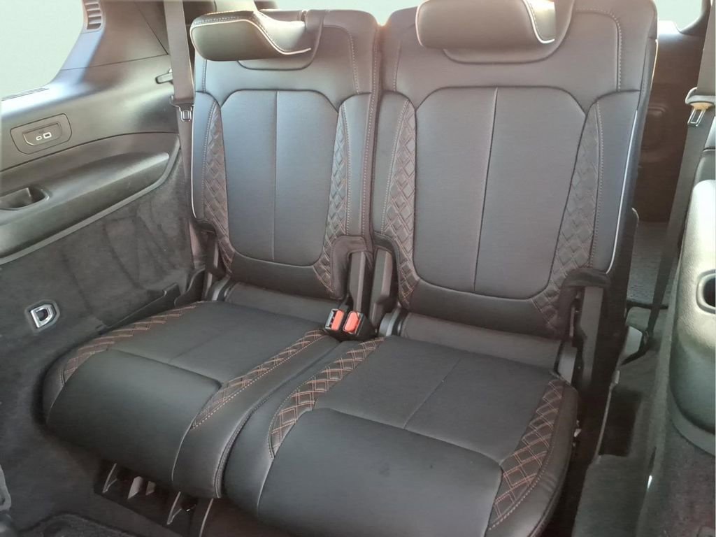 Used 2024 Jeep Grand Cherokee L Summit AWD/4WD image 18