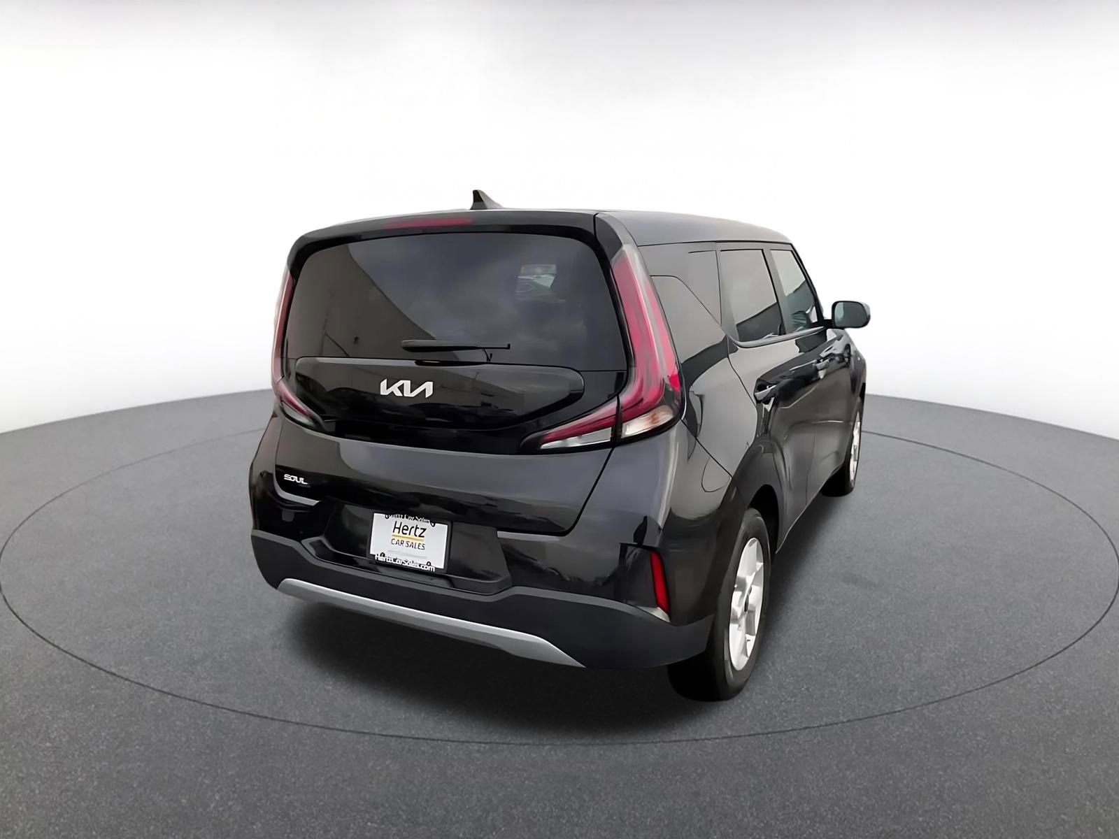 Used 2025 Kia Soul LX w/ LX Technology Package FWD image 15