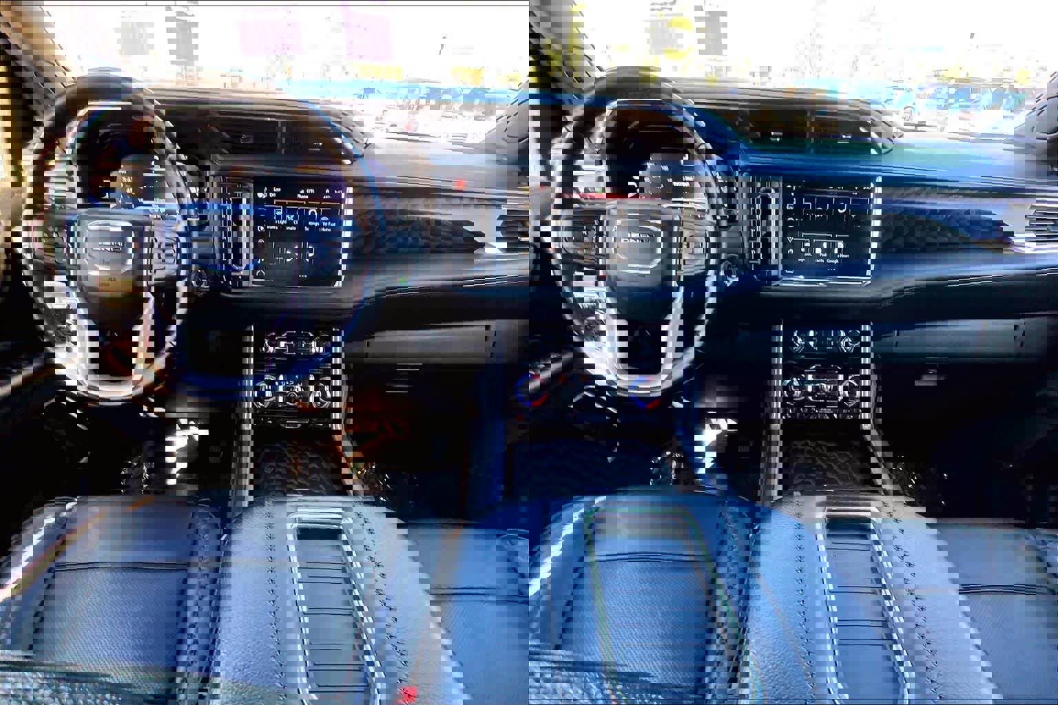 Used 2023 GMC Yukon Denali image 15