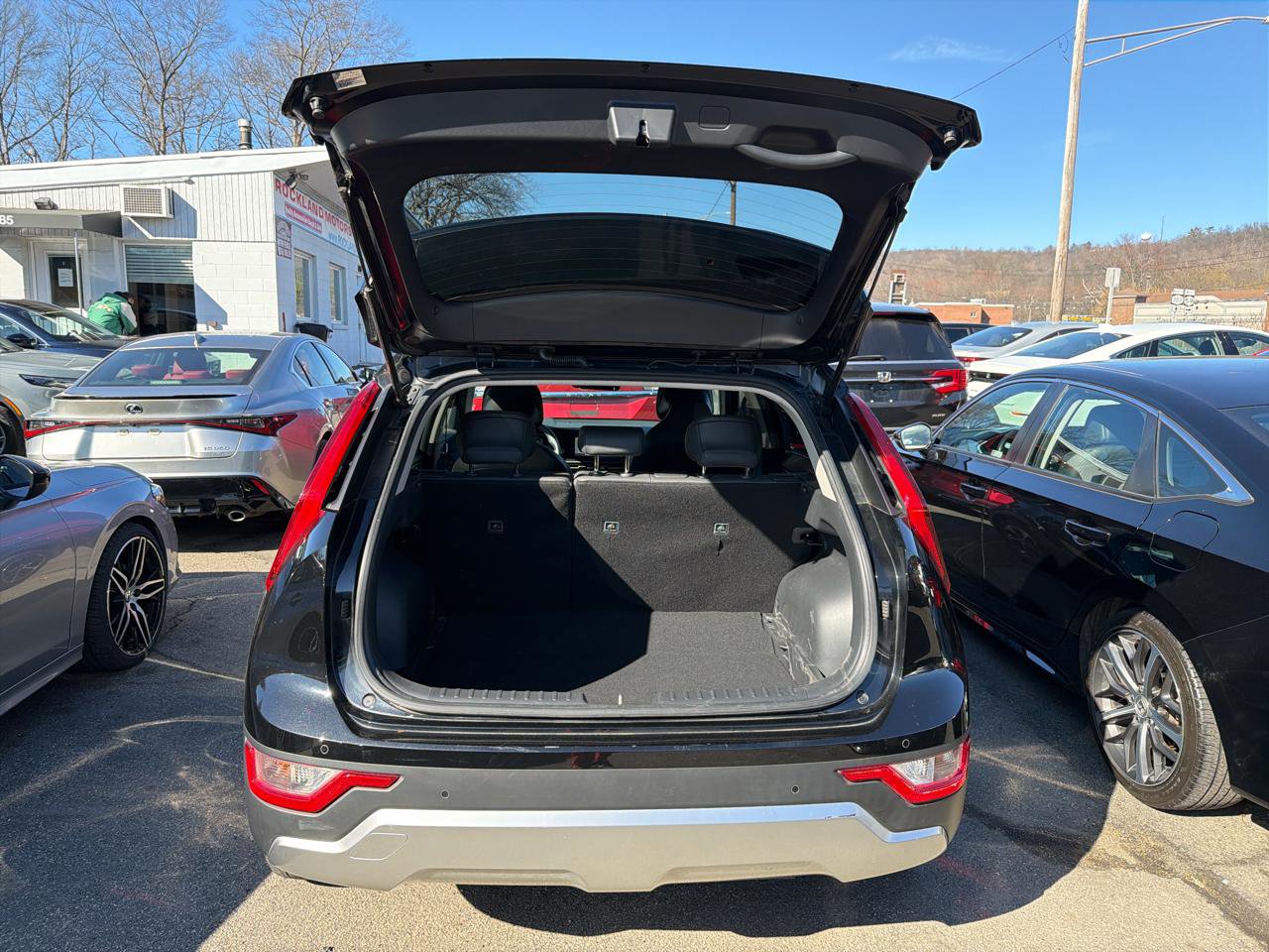 Used 2023 Kia Niro EX FWD image 8