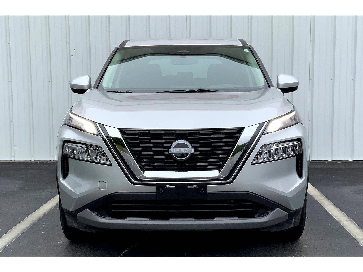 Used 2023 Nissan Rogue SV AWD/4WD image 3