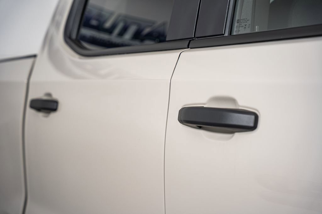 New 2026 Chevrolet Silverado 1500 Custom w/ Turbomax Blackout Package AWD/4WD image 17