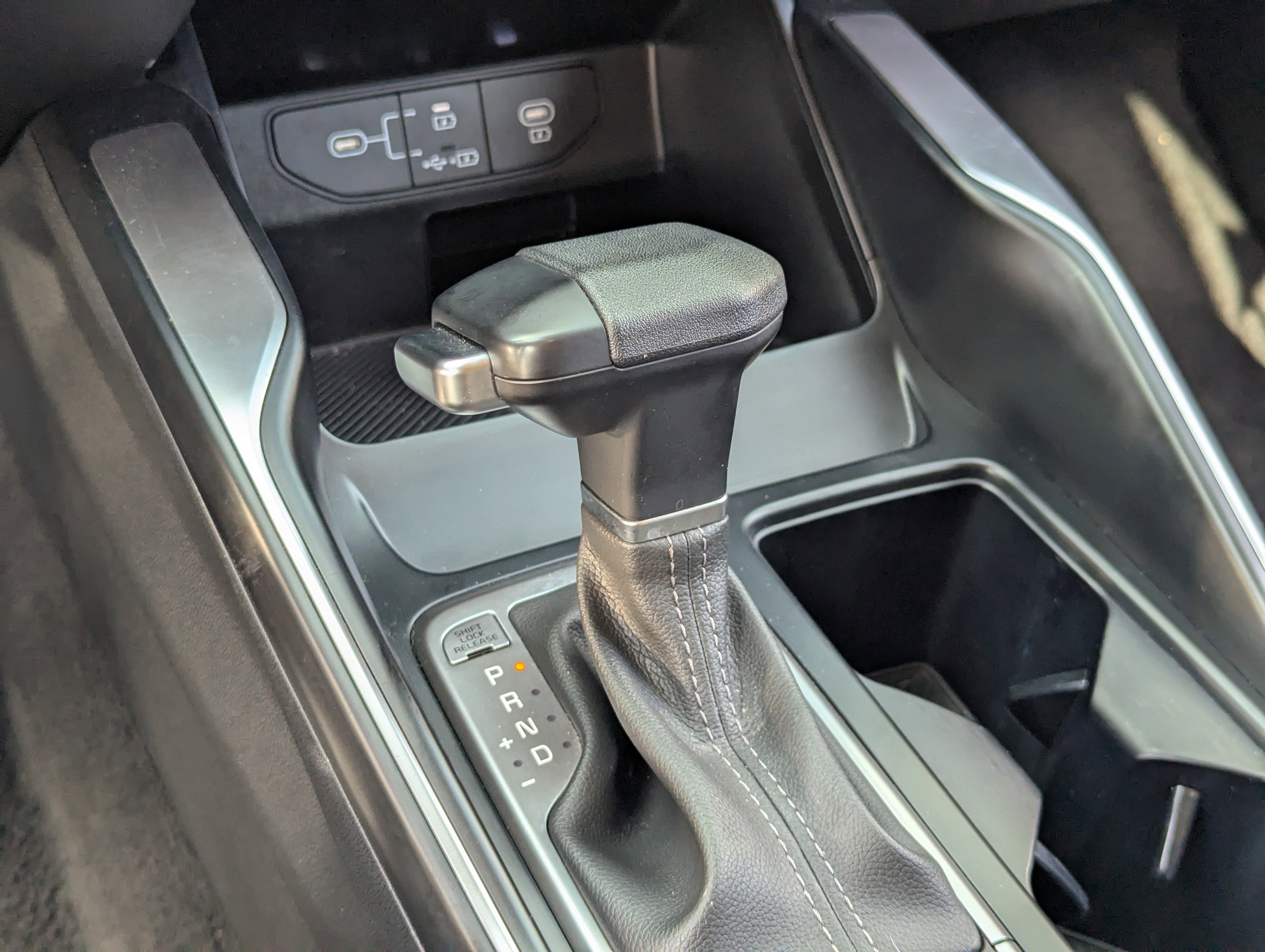 Certified 2025 Kia Sorento LX image 28