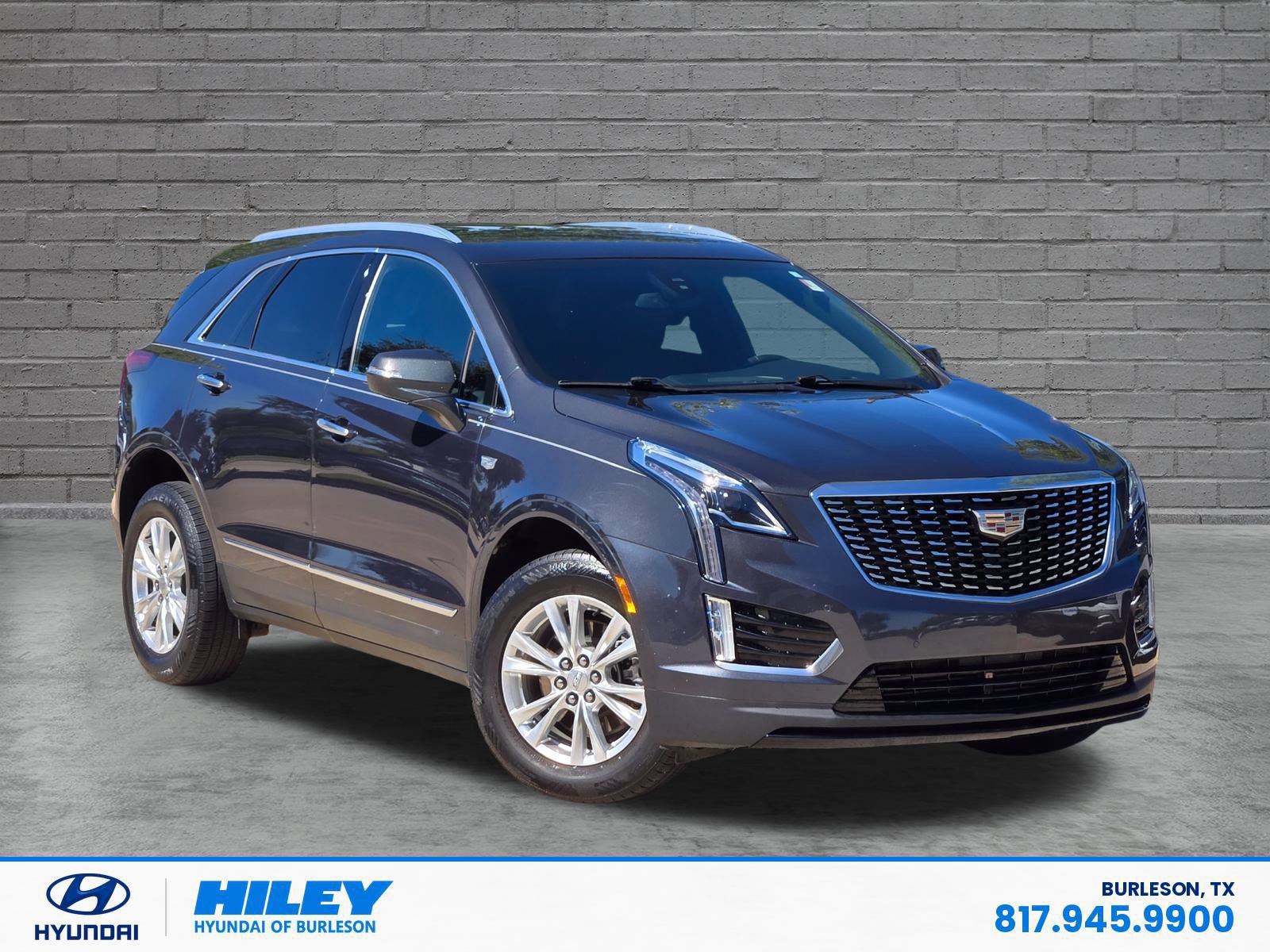 Used 2021 Cadillac XT5 Luxury FWD image 2