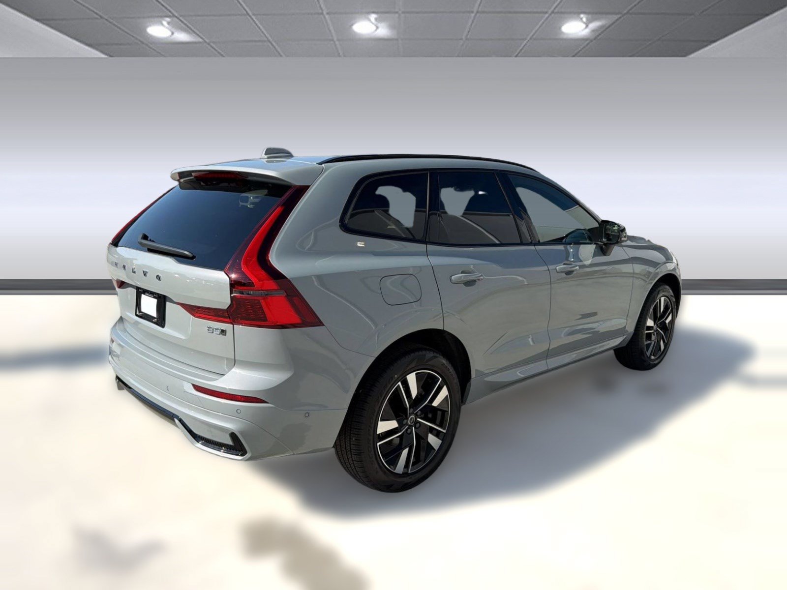New 2026 Volvo XC60 B5 Plus w/ Climate Package AWD/4WD image 9