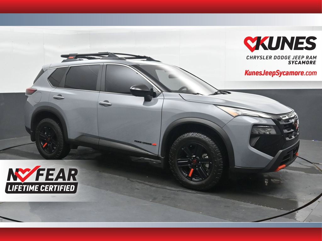 Used 2025 Nissan Rogue SV AWD/4WD image 1