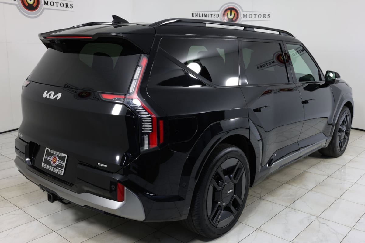 Used 2024 Kia EV9 GT-Line AWD/4WD image 3