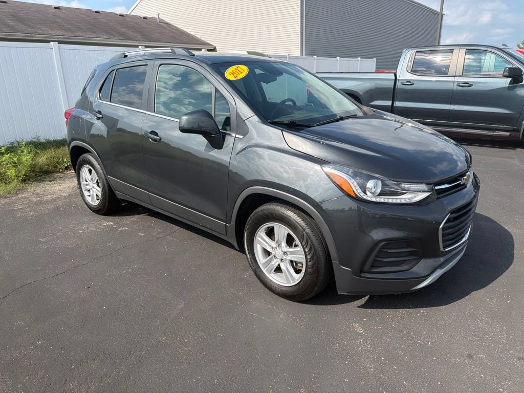Used 2017 Chevrolet Trax LT FWD image 3
