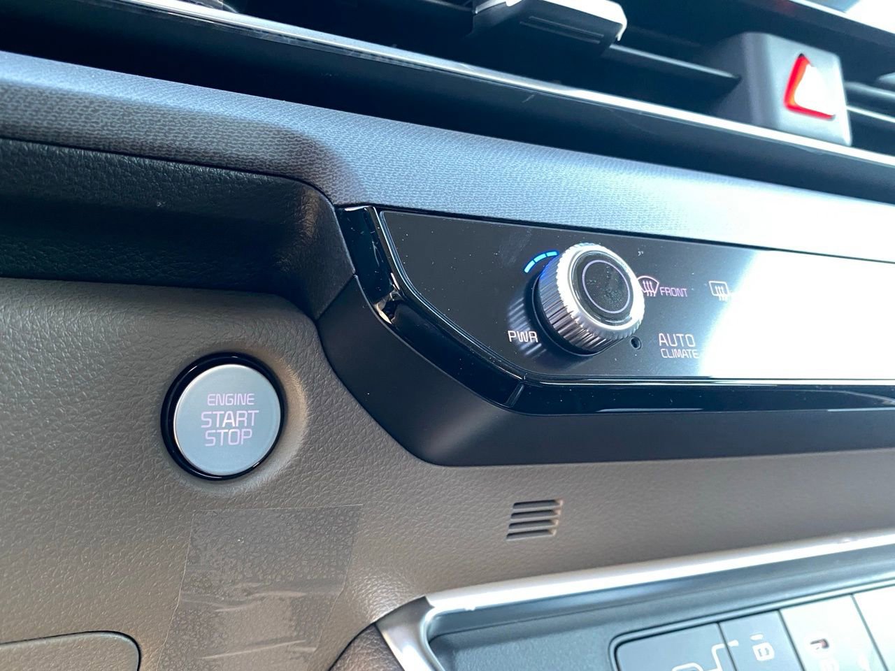 New 2026 Kia Carnival EX image 17