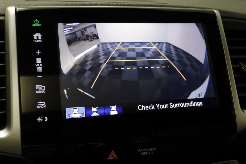 Used 2016 Honda Pilot Touring image 10