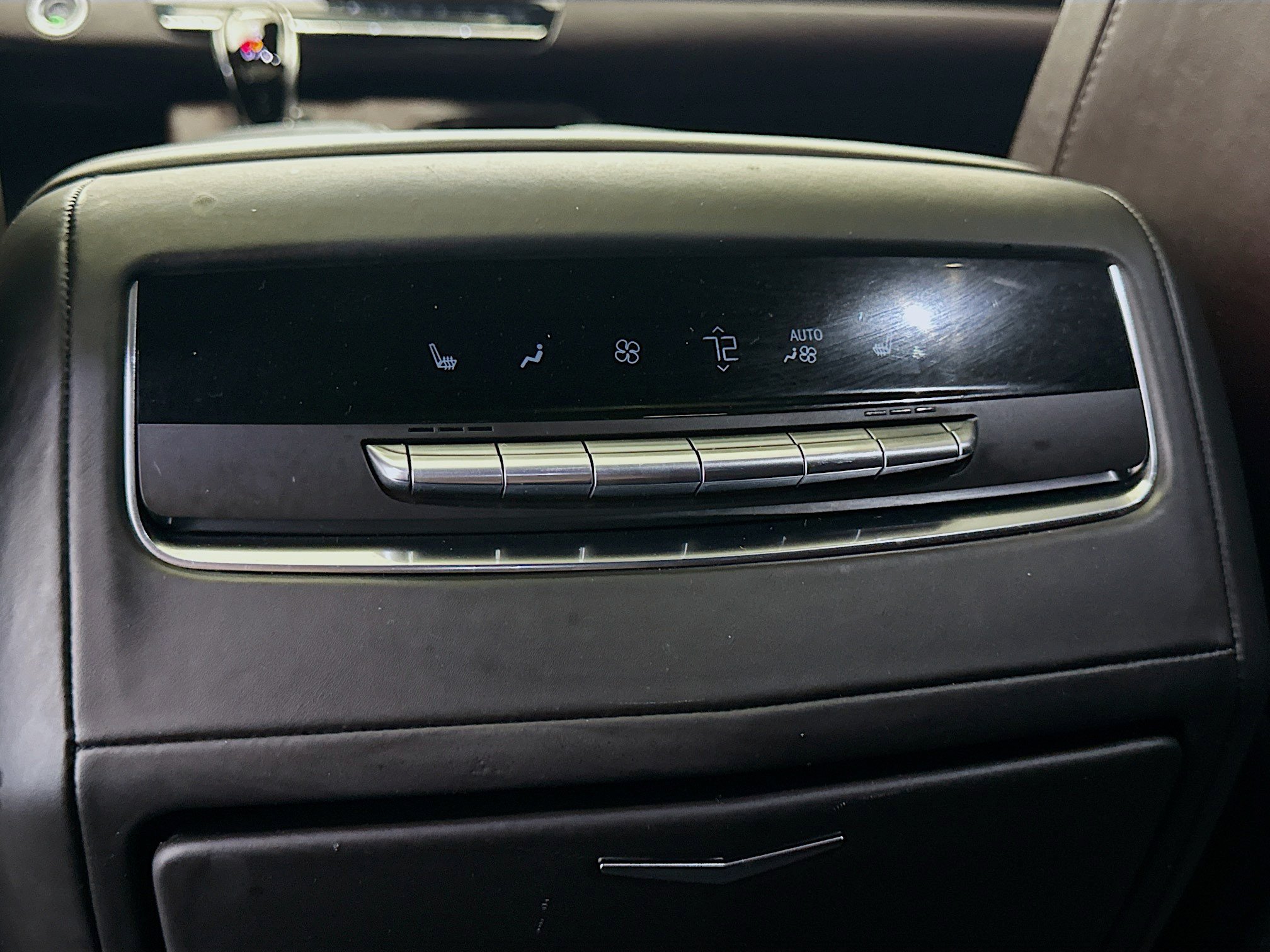 Used 2022 Cadillac Escalade ESV Sport Platinum w/ LPO, ONYX Package AWD/4WD image 29