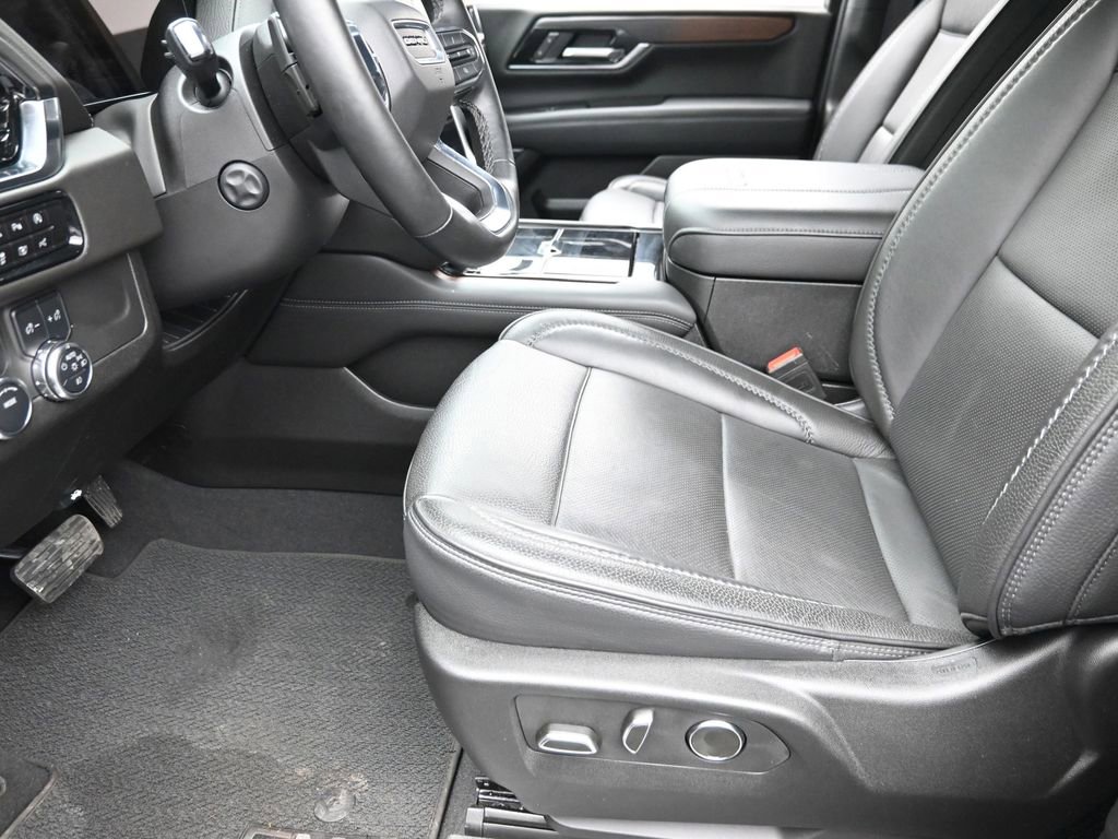 Used 2025 GMC Yukon Denali image 16