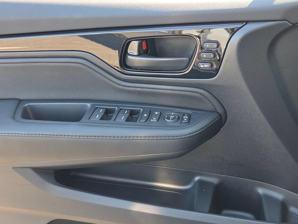 Used 2025 Honda Odyssey Touring image 27