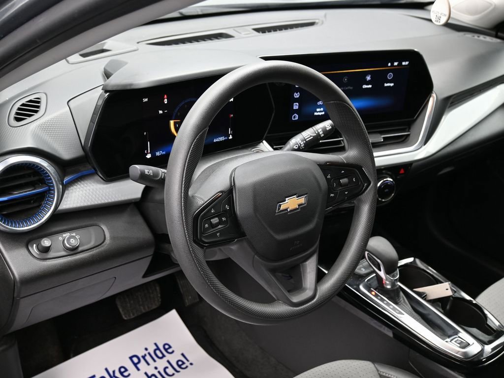 Used 2024 Chevrolet Trax LT image 15