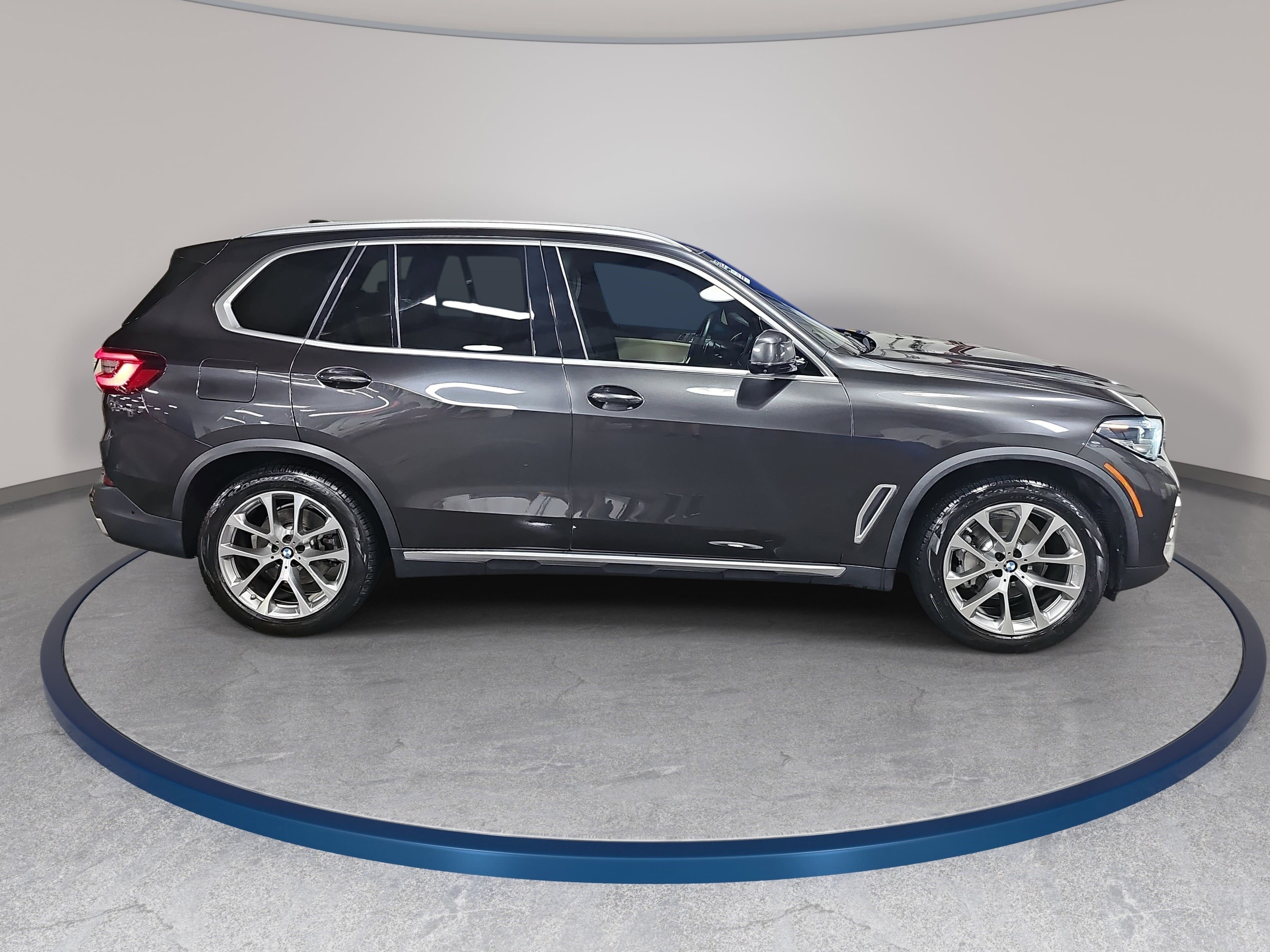 Used 2021 BMW X5 sDrive40i w/ Convenience Package RWD image 4