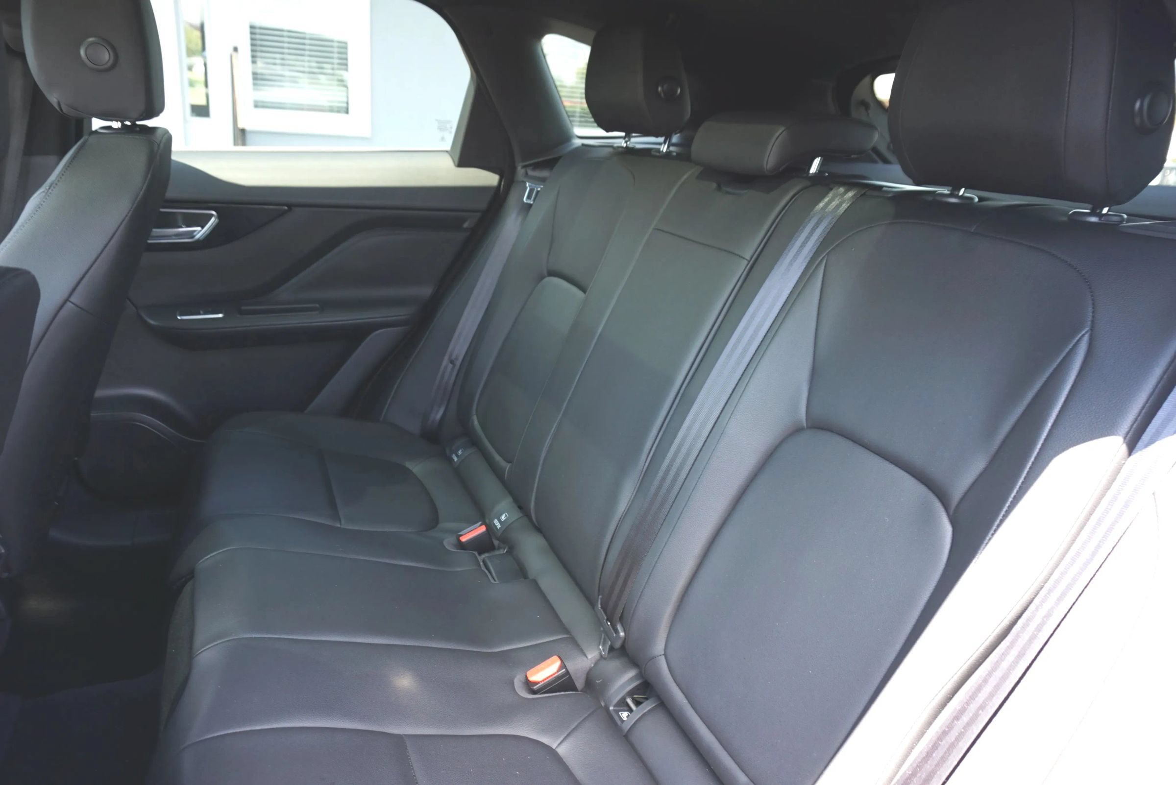 Used 2018 Jaguar F-PACE Premium AWD/4WD image 19