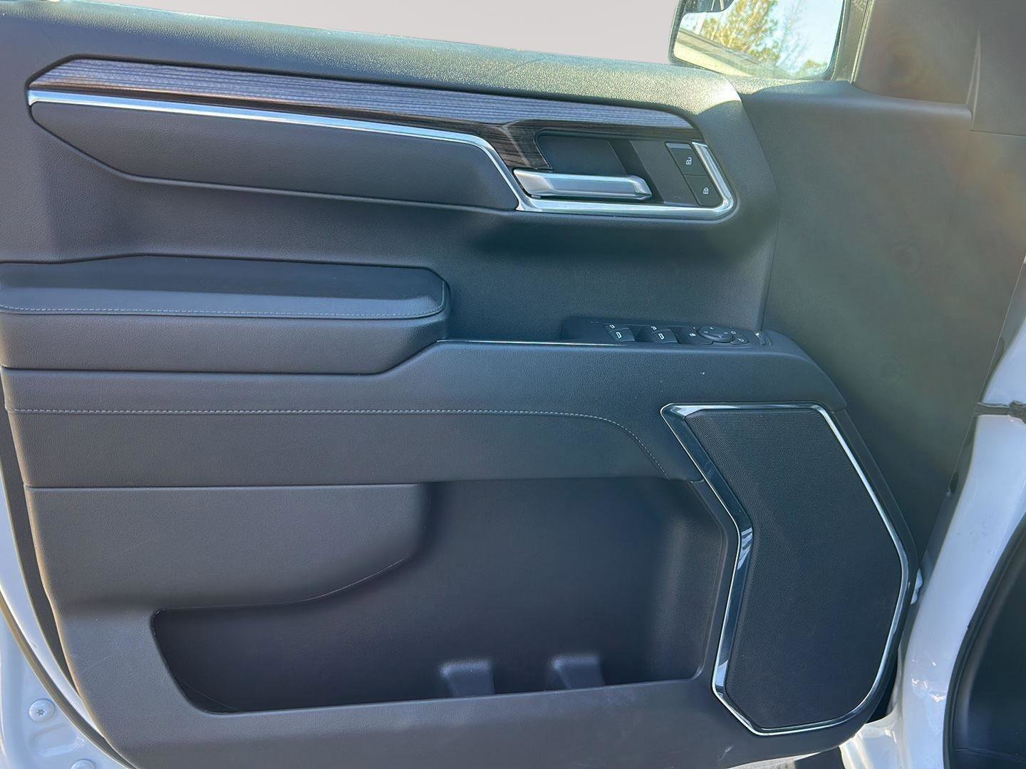 Used 2023 Chevrolet Silverado 1500 LT image 15