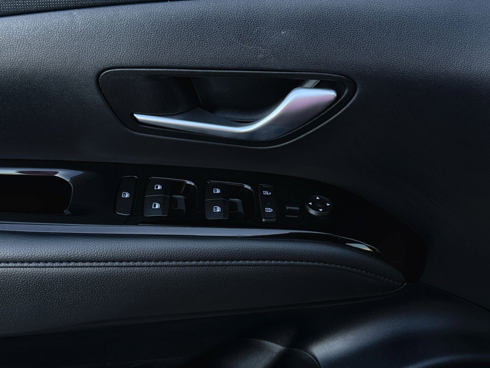 Certified 2023 Hyundai Tucson Limited AWD/4WD image 15