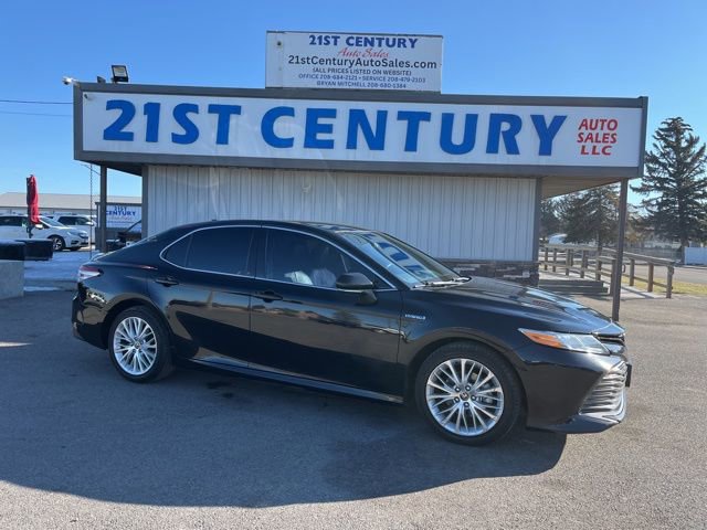 Used 2020 Toyota Camry XLE image 1