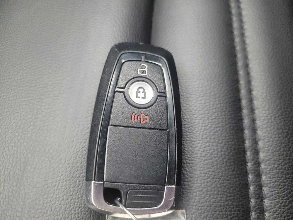 Used 2023 Ford Edge SEL image 32