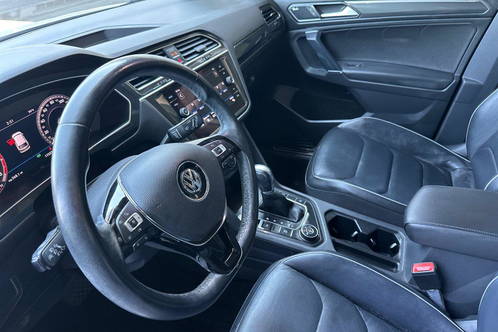Used 2018 Volkswagen Tiguan SEL Premium AWD/4WD image 9
