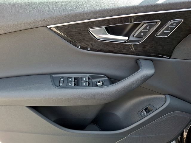 Used 2023 Audi Q7 2.0T Premium w/ Convenience Package image 12