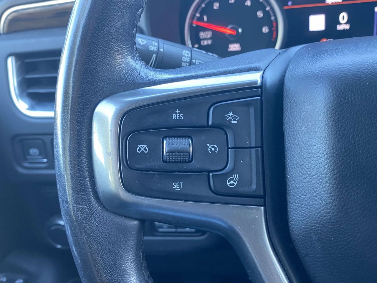 Used 2021 Chevrolet Tahoe Premier w/ Premium Package RWD image 34