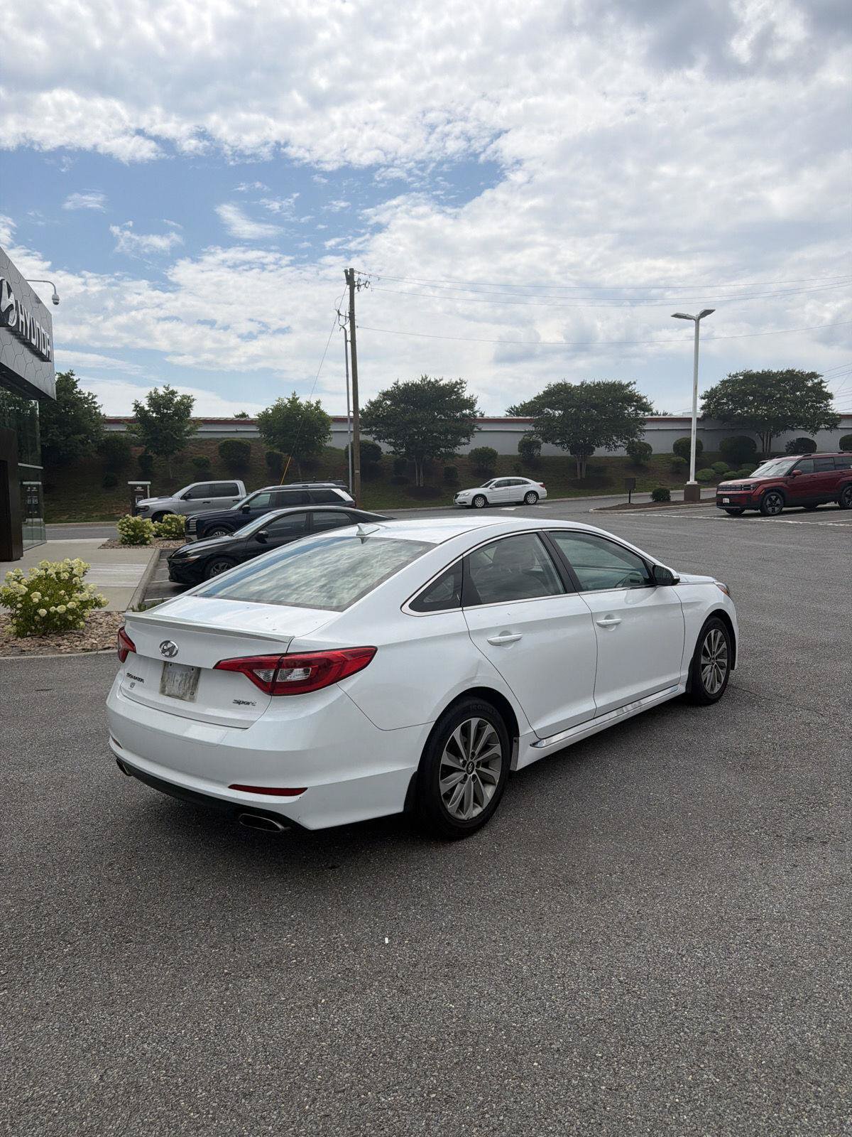 Used 2017 Hyundai Sonata Sport w/ Winter Weather Package FWD image 4