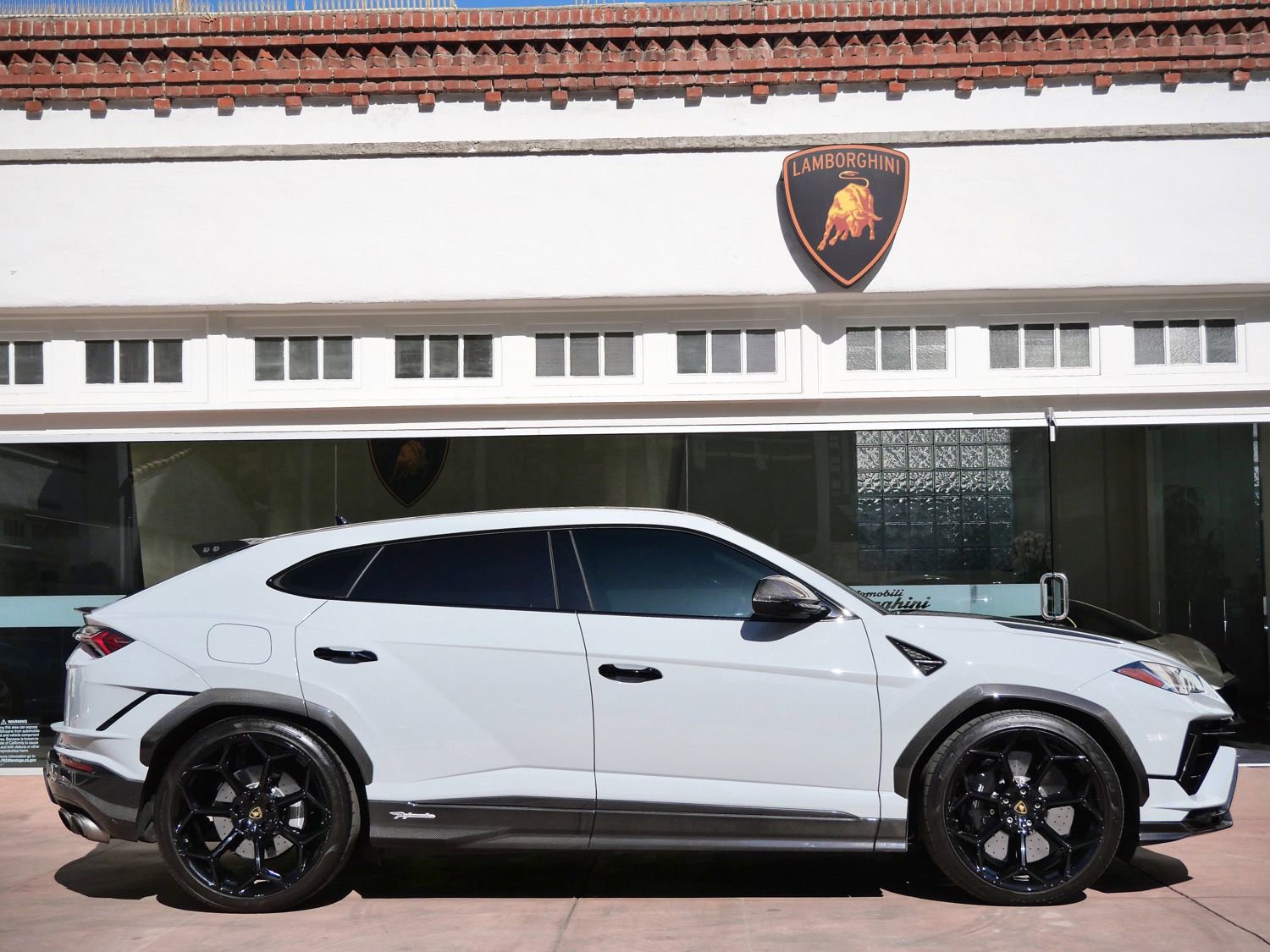 Used 2024 Lamborghini Urus Performante image 2