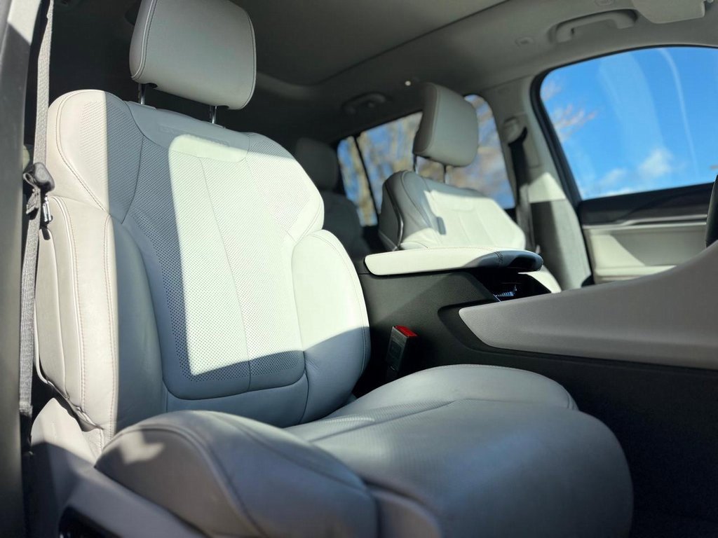 Used 2021 Jeep Grand Cherokee L Overland w/ Luxury Tech Group IV image 23