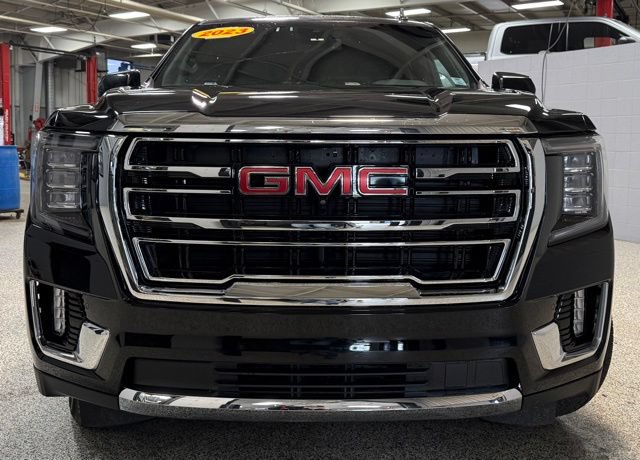Used 2023 GMC Yukon SLT w/ SLT Premium Package AWD/4WD image 2
