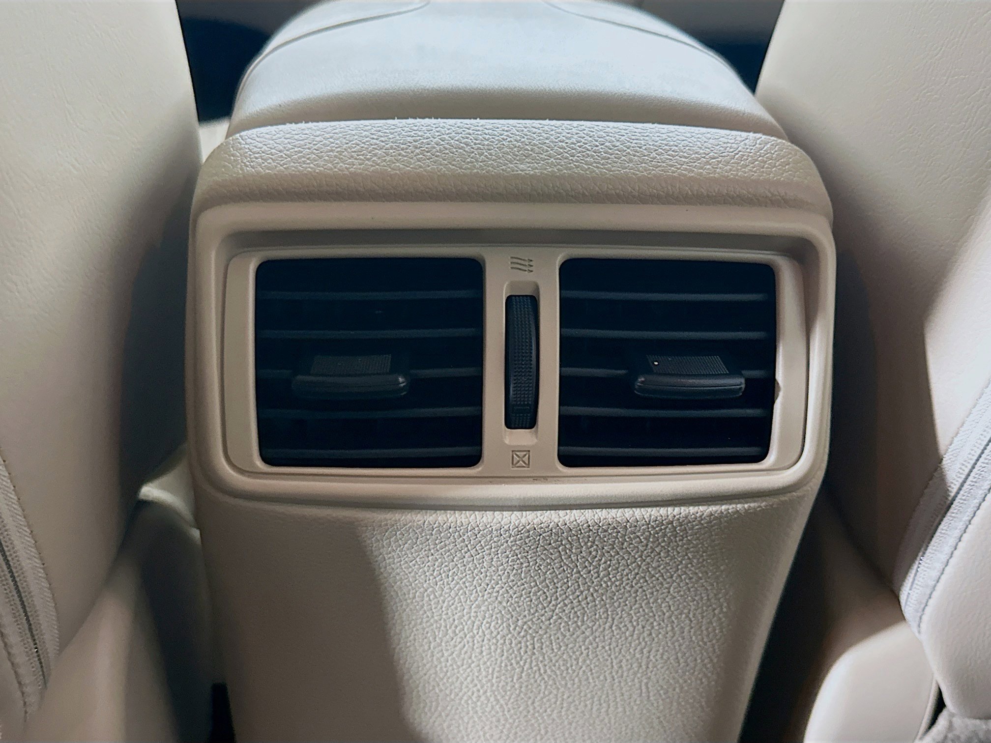 Used 2018 Nissan Rogue SL w/ Premium Package image 28