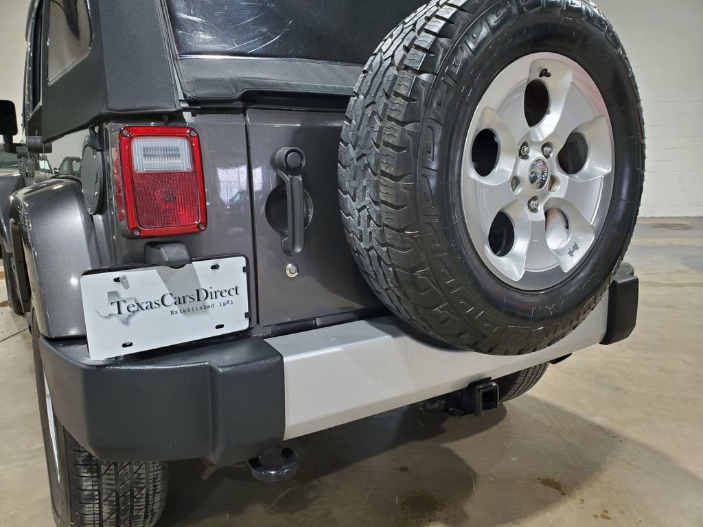 Used 2014 Jeep Wrangler Unlimited Sahara w/ Connectivity Group image 45