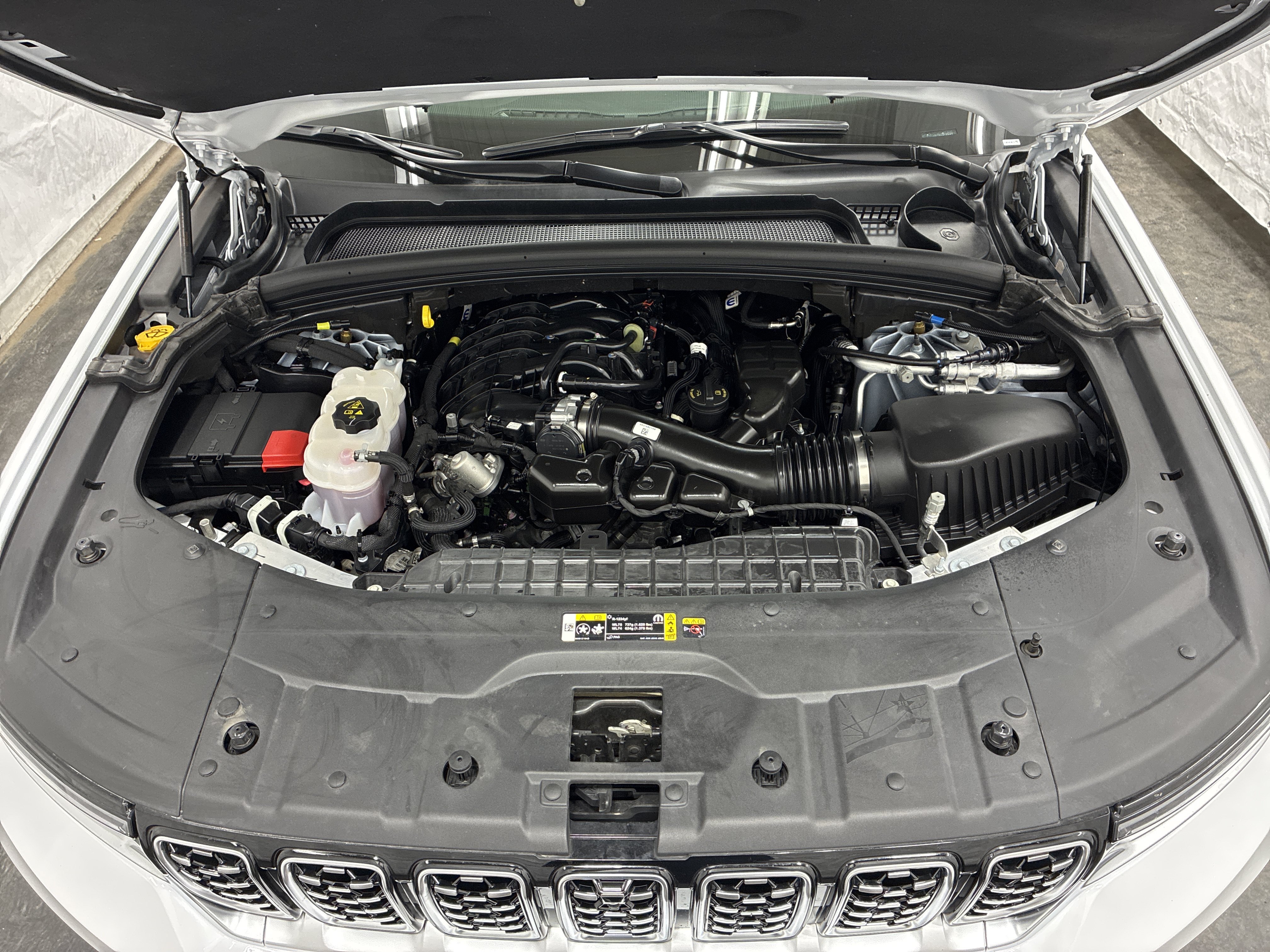 Certified 2025 Jeep Grand Cherokee Summit AWD/4WD image 8