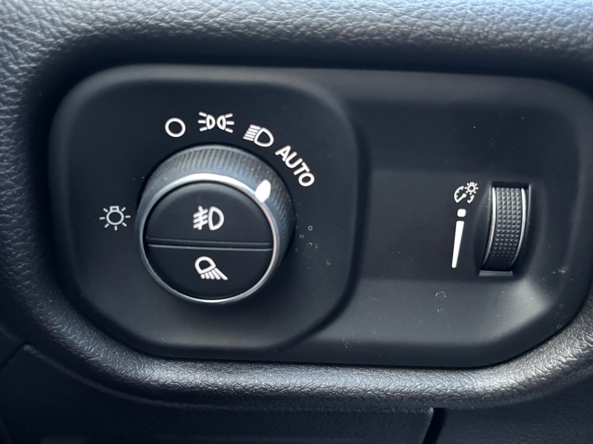 Used 2025 RAM 1500 Tradesman w/ Night Edition AWD/4WD image 31