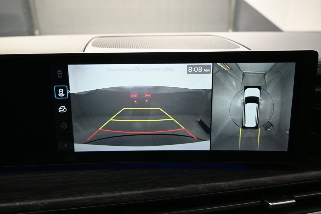 Used 2025 Hyundai Santa Fe Limited FWD image 8