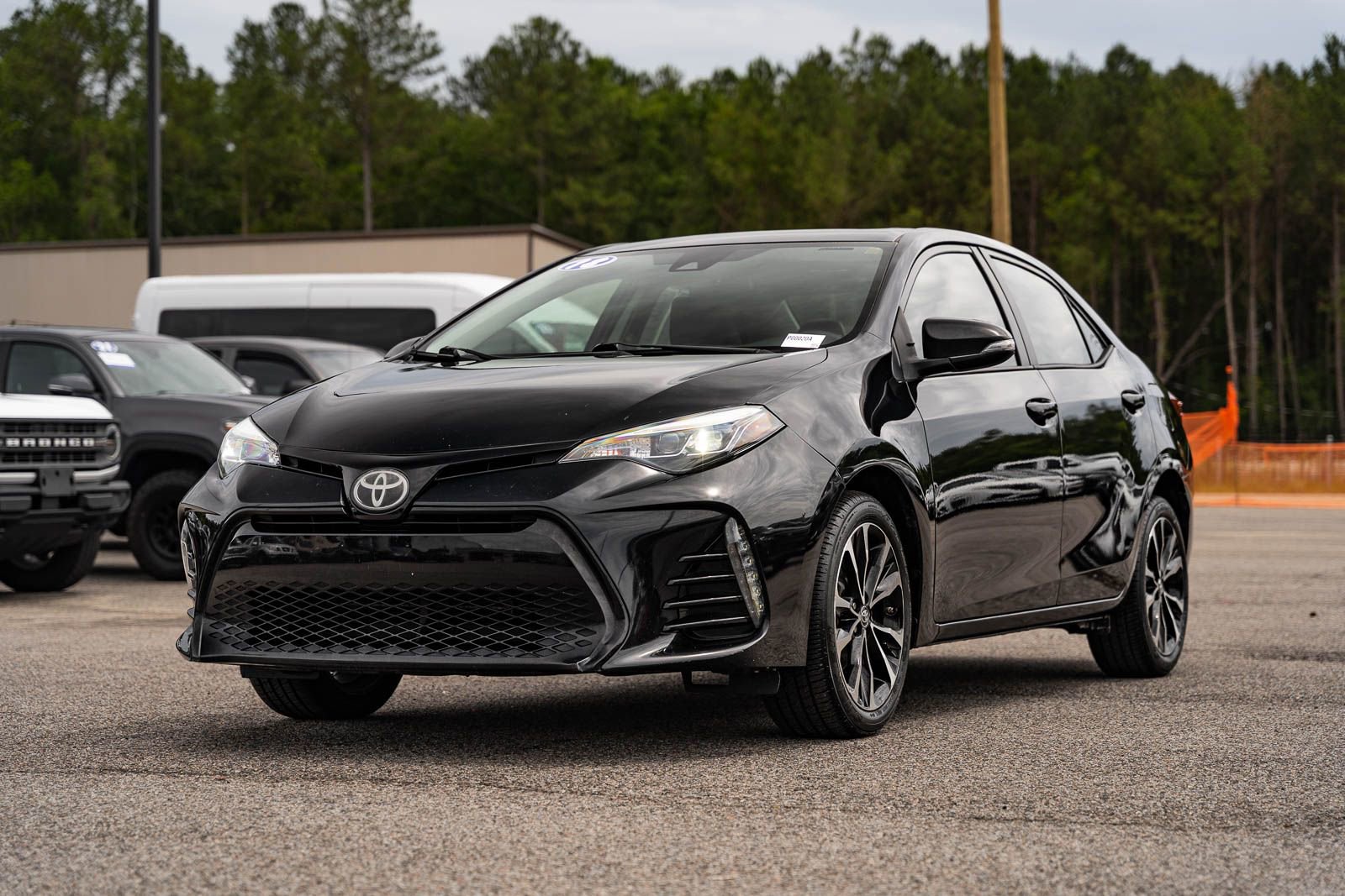 Used 2018 Toyota Corolla XSE FWD image 3